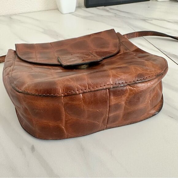 TANO Italy Genuine Leather Crossbody - Picture 4 of 8